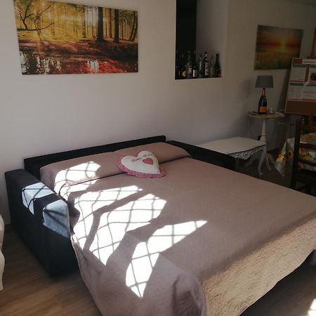 La Casa Del Borgo-Intero Appartamento Latina Bagian luar foto