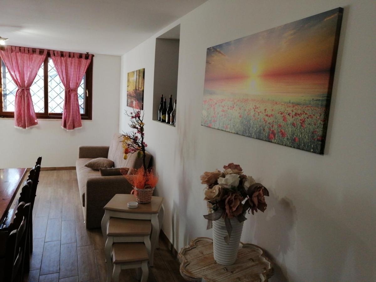 La Casa Del Borgo-Intero Appartamento Latina Bagian luar foto