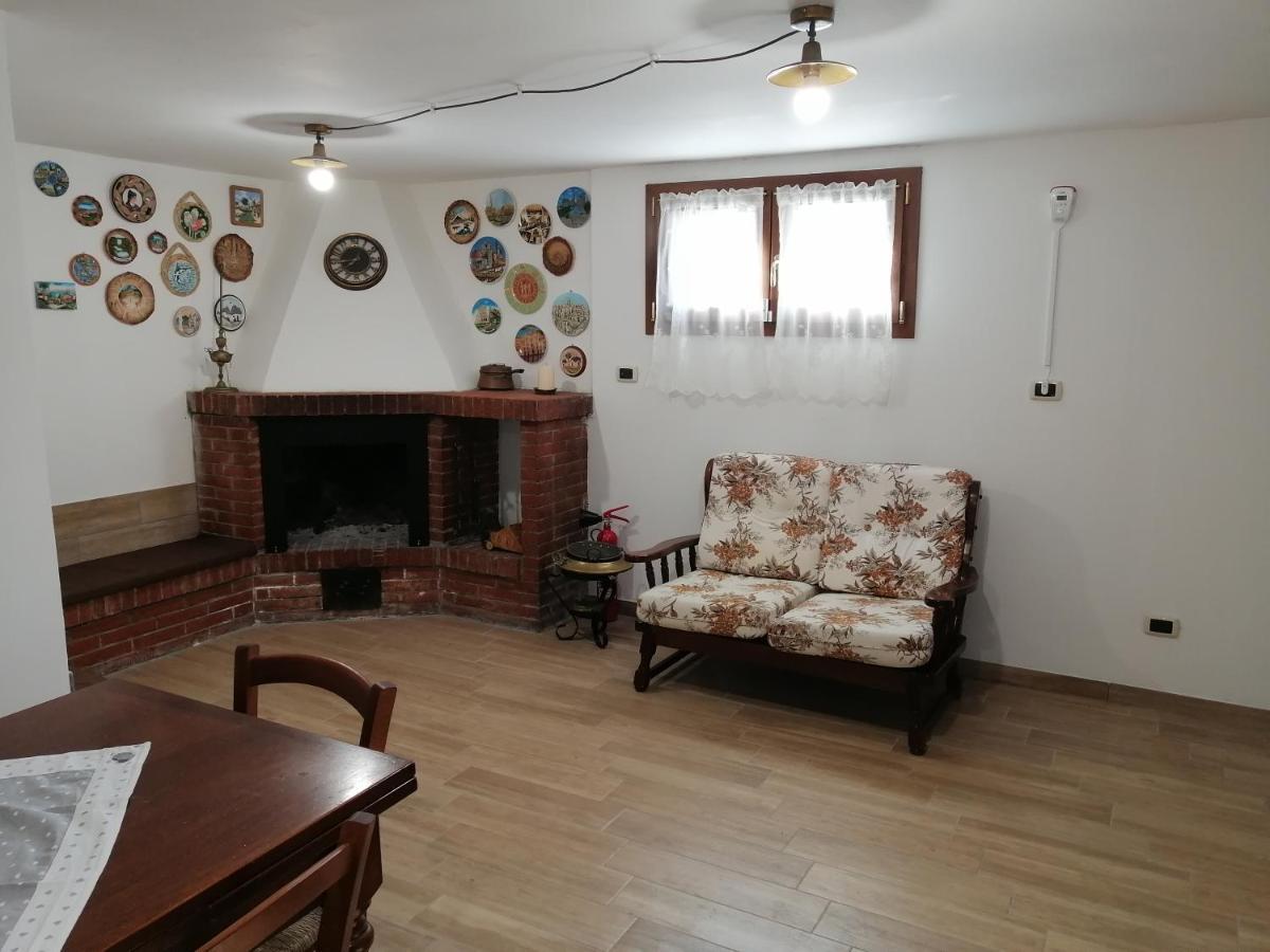 La Casa Del Borgo-Intero Appartamento Latina Bagian luar foto