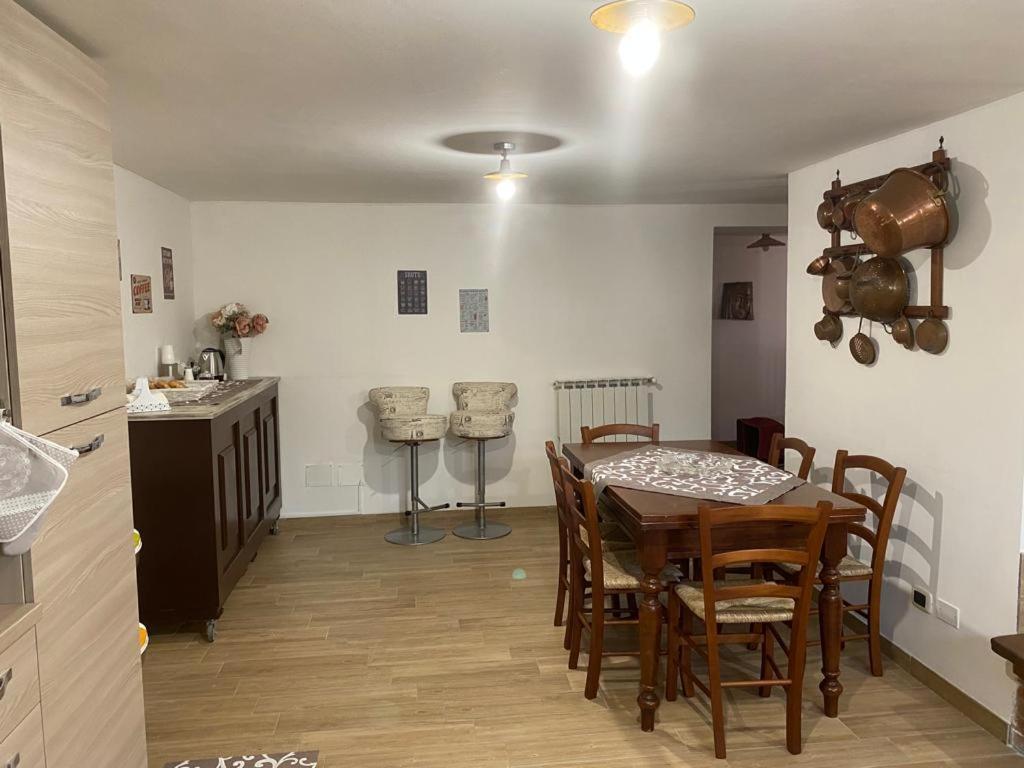 La Casa Del Borgo-Intero Appartamento Latina Bagian luar foto