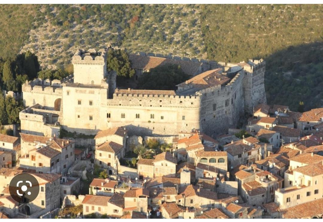 La Casa Del Borgo-Intero Appartamento Latina Bagian luar foto