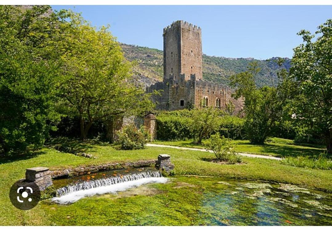 La Casa Del Borgo-Intero Appartamento Latina Bagian luar foto