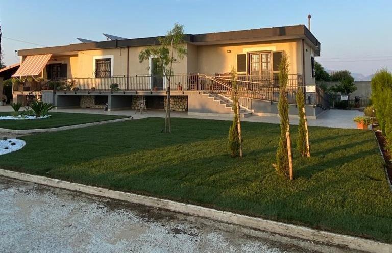 La Casa Del Borgo-Intero Appartamento Latina Bagian luar foto
