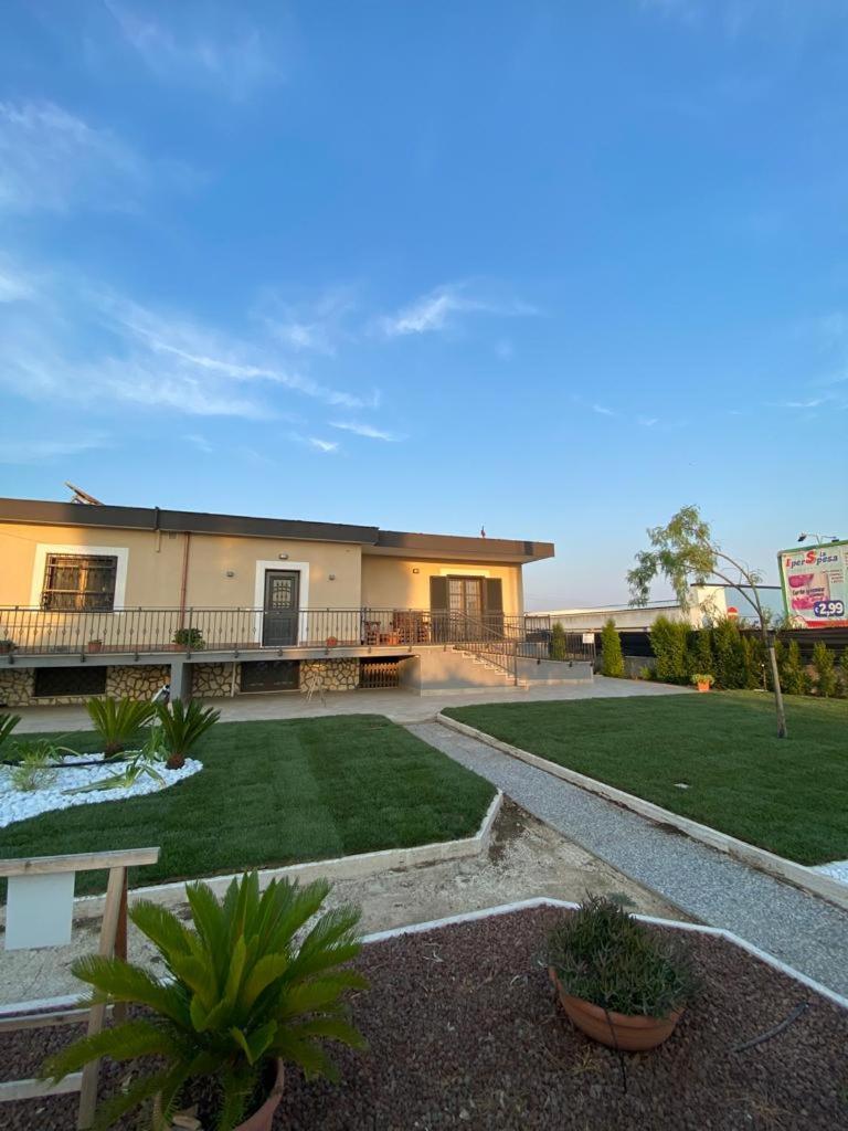 La Casa Del Borgo-Intero Appartamento Latina Bagian luar foto