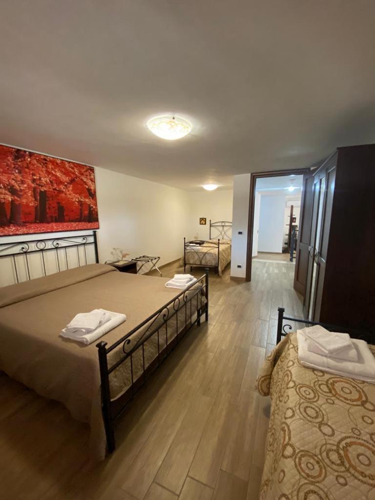 La Casa Del Borgo-Intero Appartamento Latina Bagian luar foto
