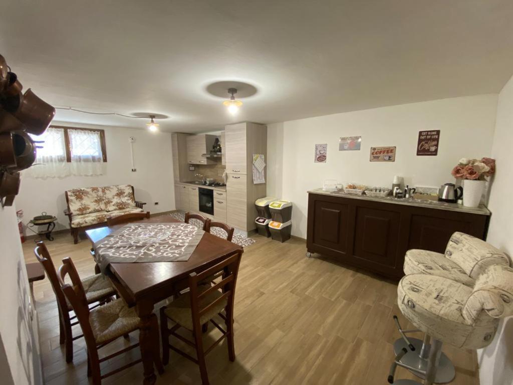 La Casa Del Borgo-Intero Appartamento Latina Bagian luar foto